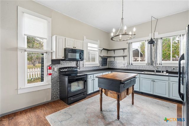 404 E 9th Avenue, Belton, TX 76513