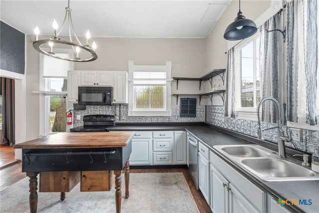 404 E 9th Avenue, Belton, TX 76513