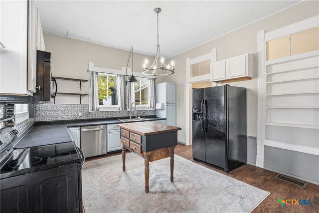 404 E 9th Avenue, Belton, TX 76513