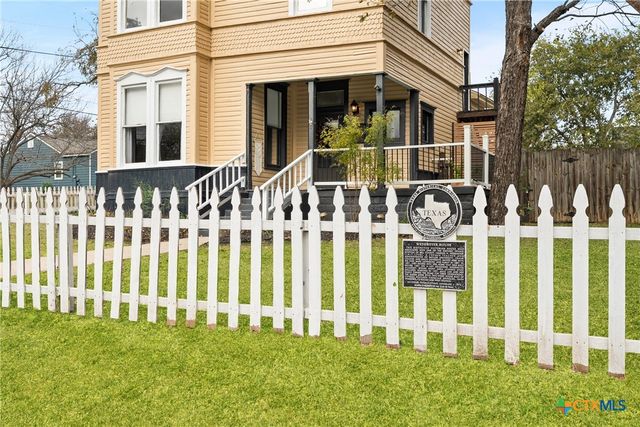 404 E 9th Avenue, Belton, TX 76513