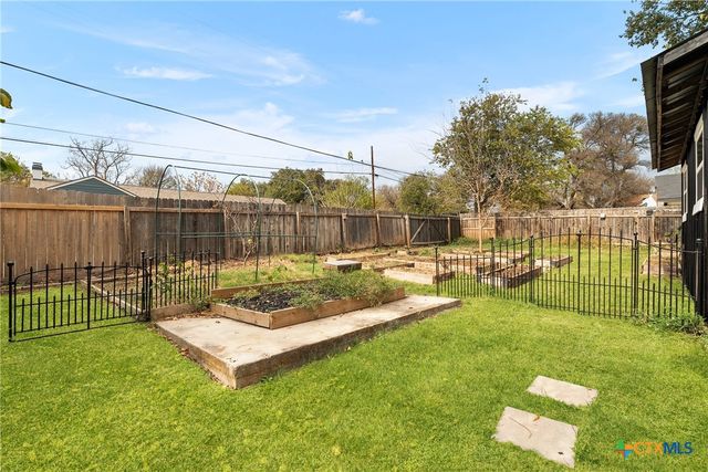 404 E 9th Avenue, Belton, TX 76513