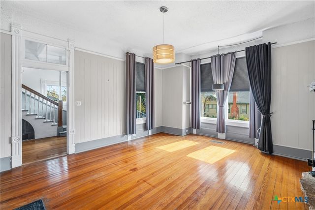 404 E 9th Avenue, Belton, TX 76513