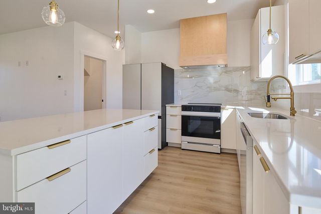 2330 W WHITEHALL RD, State College, PA 16801