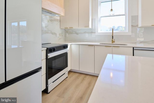 2330 W WHITEHALL RD, State College, PA 16801