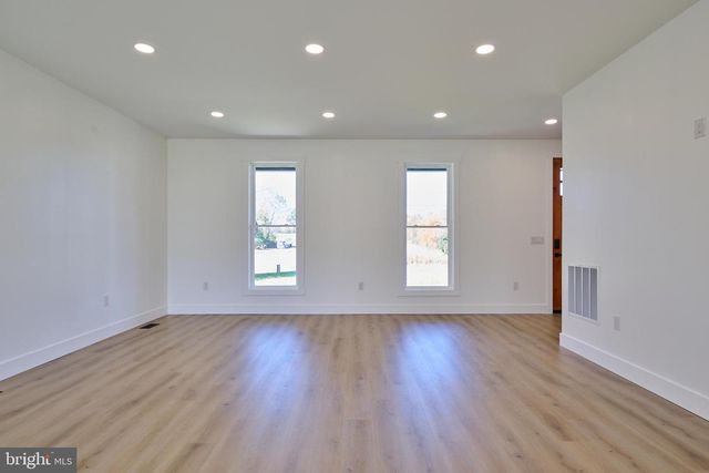 2330 W WHITEHALL RD, State College, PA 16801