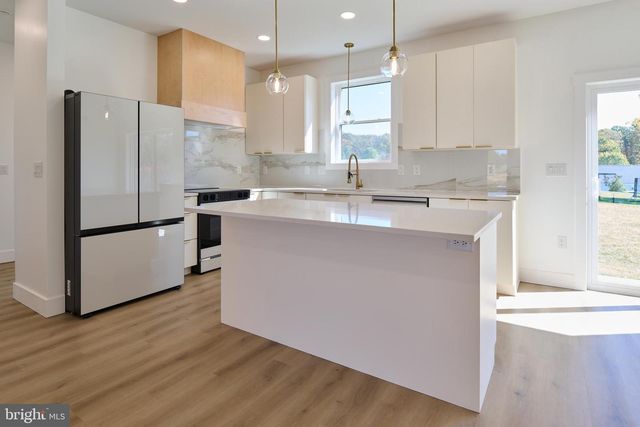 2330 W WHITEHALL RD, State College, PA 16801