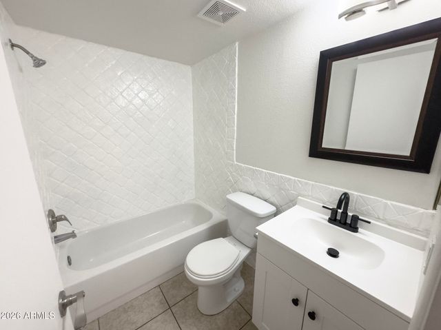 7474 E EARLL Drive 115, Scottsdale, AZ 85251