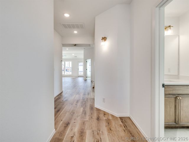 3400 E 153rd Place S, Bixby, OK 74008