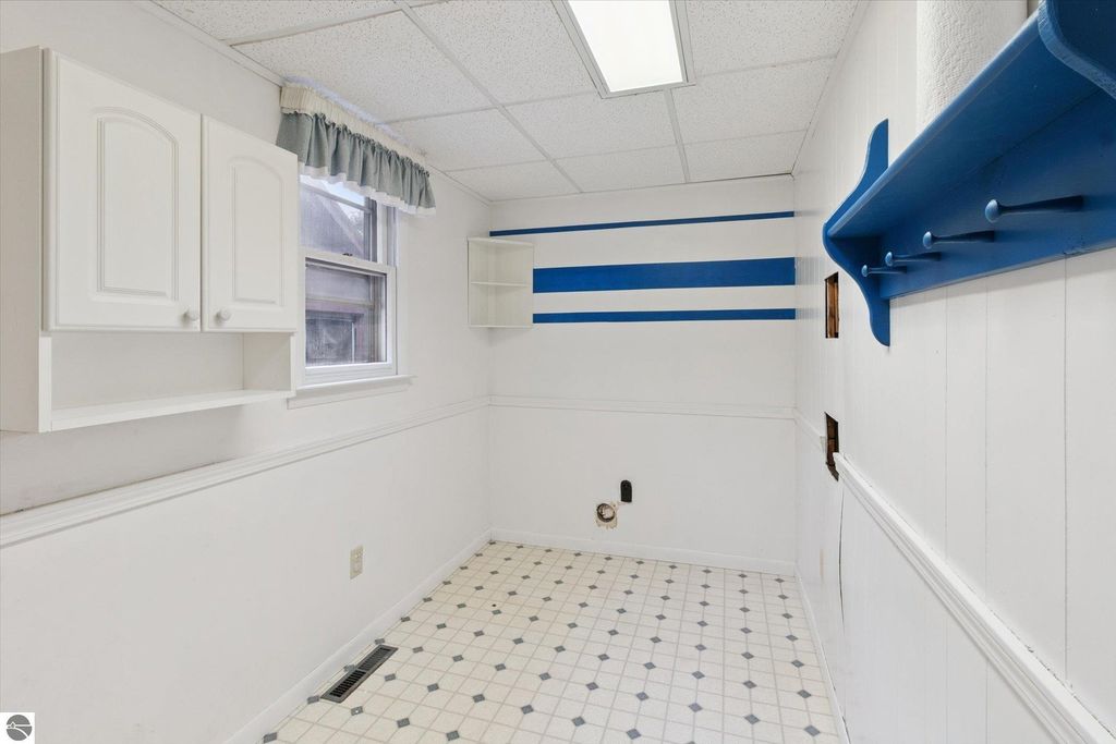 Image 9 of property listing at 131 Moyer Avenue, Alma, MI 48801