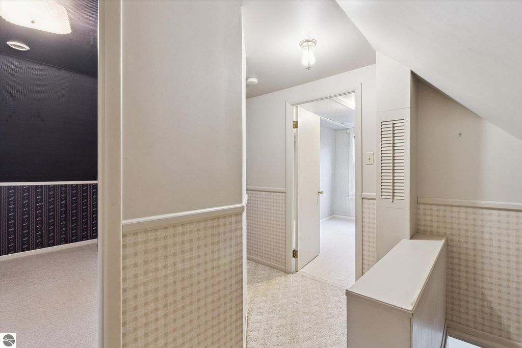 Image 11 of property listing at 131 Moyer Avenue, Alma, MI 48801