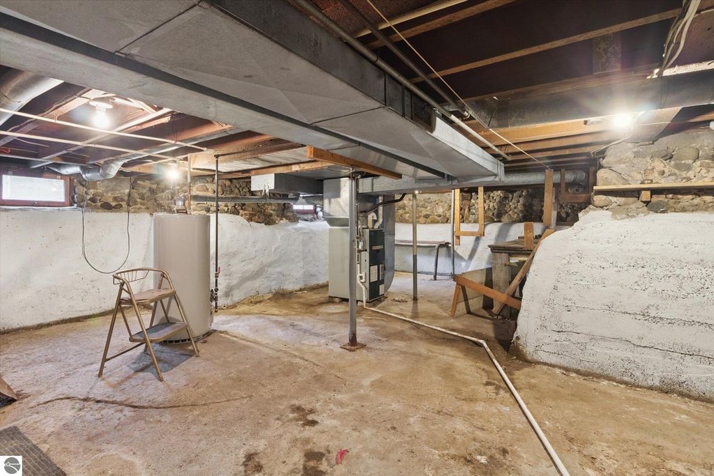 Image 15 of property listing at 131 Moyer Avenue, Alma, MI 48801