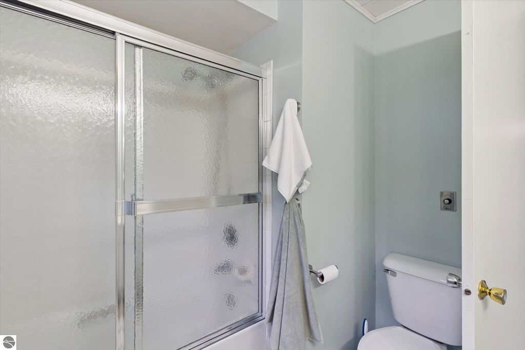 Image 8 of property listing at 131 Moyer Avenue, Alma, MI 48801