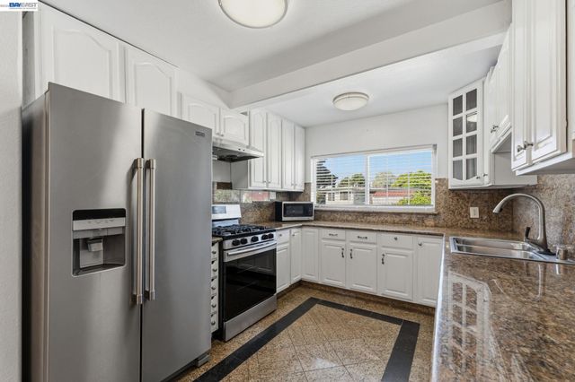 266 Jerilynn Ln, Hayward, CA 94541