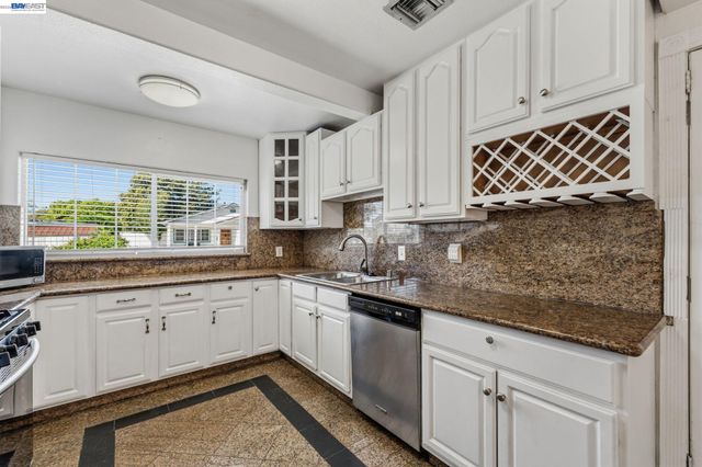 266 Jerilynn Ln, Hayward, CA 94541