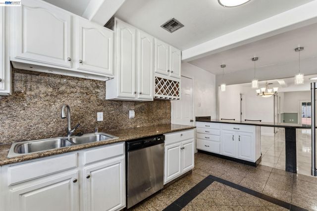 266 Jerilynn Ln, Hayward, CA 94541