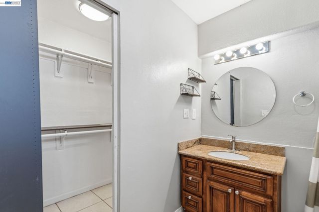 266 Jerilynn Ln, Hayward, CA 94541