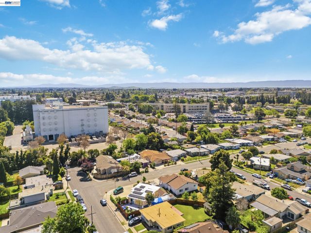 266 Jerilynn Ln, Hayward, CA 94541