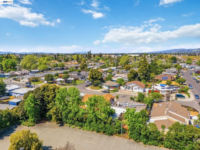 266 Jerilynn Ln, Hayward, CA 94541