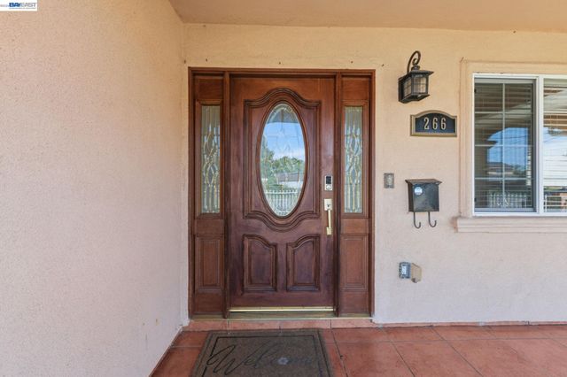 266 Jerilynn Ln, Hayward, CA 94541