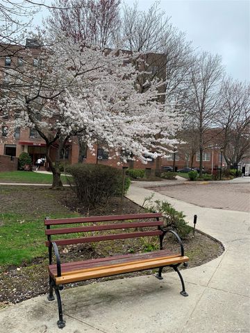 150-29 72 Rd 3L, Flushing, NY 11367