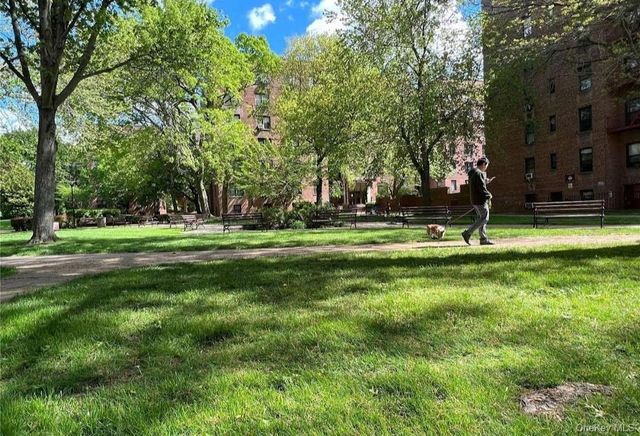 150-29 72 Rd 3L, Flushing, NY 11367
