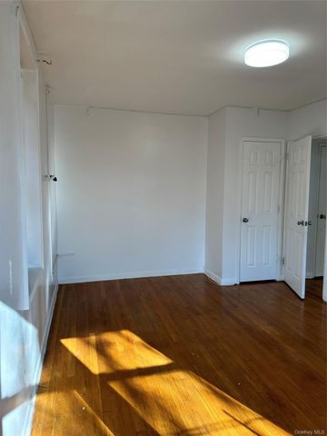 150-29 72 Rd 3L, Flushing, NY 11367