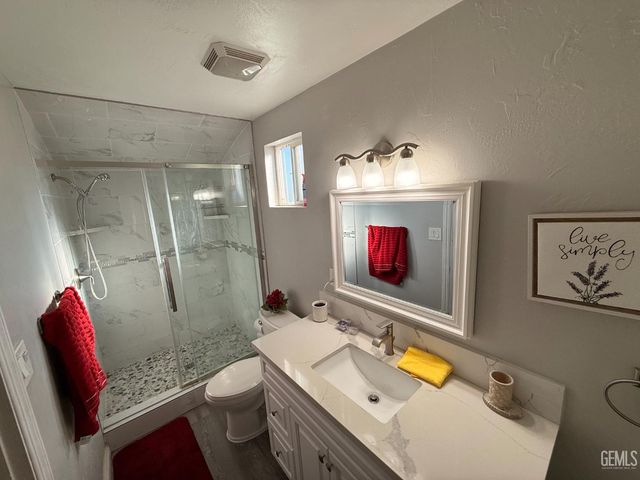 3804 Candlewood Drive, Bakersfield, CA 93306