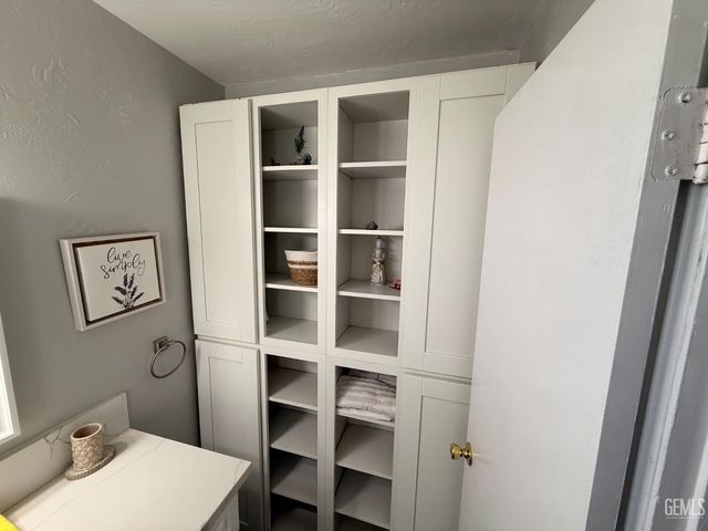 3804 Candlewood Drive, Bakersfield, CA 93306