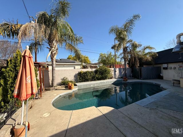 3804 Candlewood Drive, Bakersfield, CA 93306