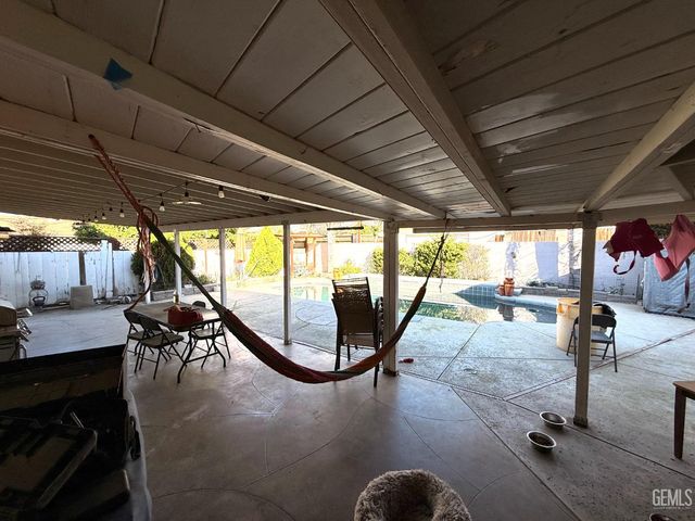 3804 Candlewood Drive, Bakersfield, CA 93306