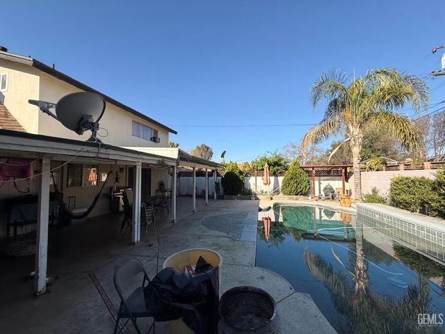 3804 Candlewood Drive, Bakersfield, CA 93306