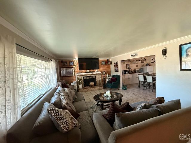 3804 Candlewood Drive, Bakersfield, CA 93306