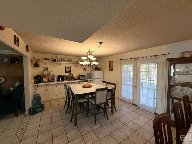 3804 Candlewood Drive, Bakersfield, CA 93306