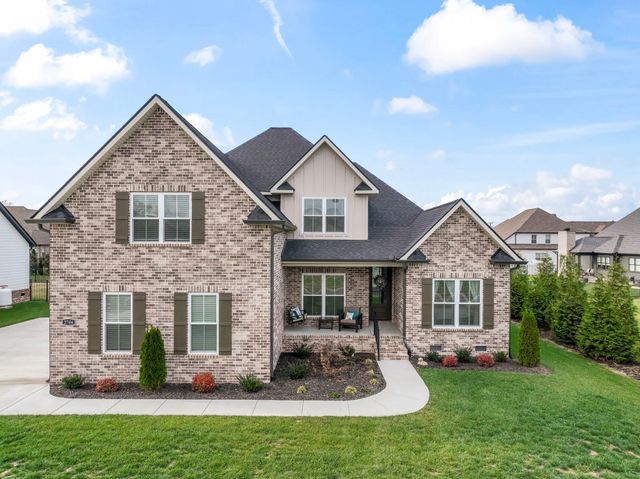 2706 Congress Dr, Murfreesboro, TN 37128