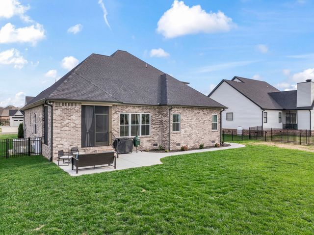 2706 Congress Dr, Murfreesboro, TN 37128