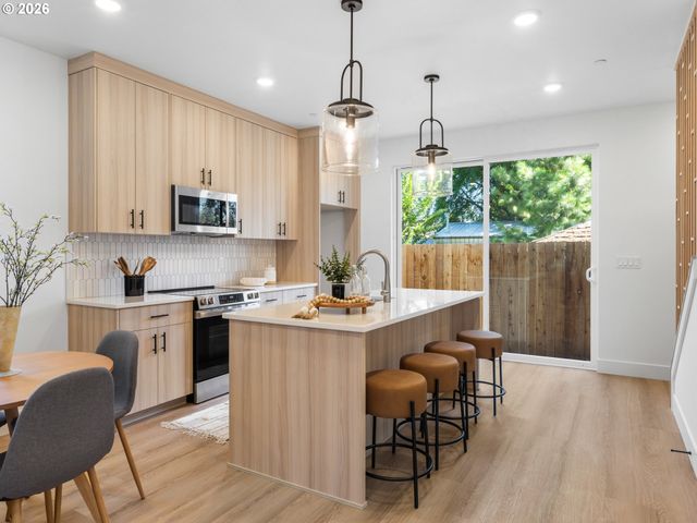 9223 N Seneca St, Portland, OR 97203