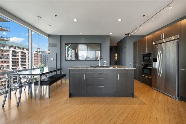 653 N Kingsbury Street 1103, Chicago, IL 60654
