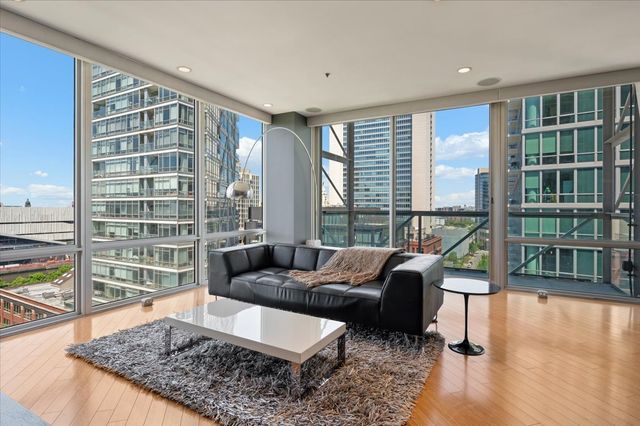653 N Kingsbury Street 1103, Chicago, IL 60654
