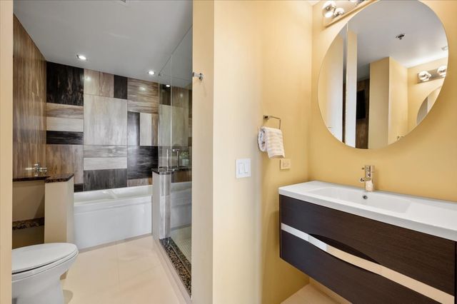 653 N Kingsbury Street 1103, Chicago, IL 60654