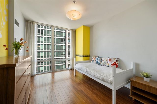 653 N Kingsbury Street 1103, Chicago, IL 60654