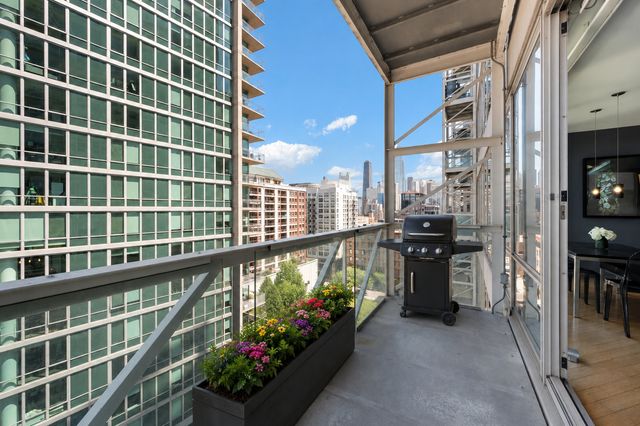 653 N Kingsbury Street 1103, Chicago, IL 60654