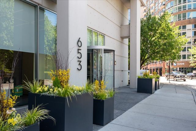 653 N Kingsbury Street 1103, Chicago, IL 60654