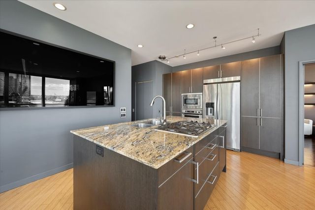 653 N Kingsbury Street 1103, Chicago, IL 60654