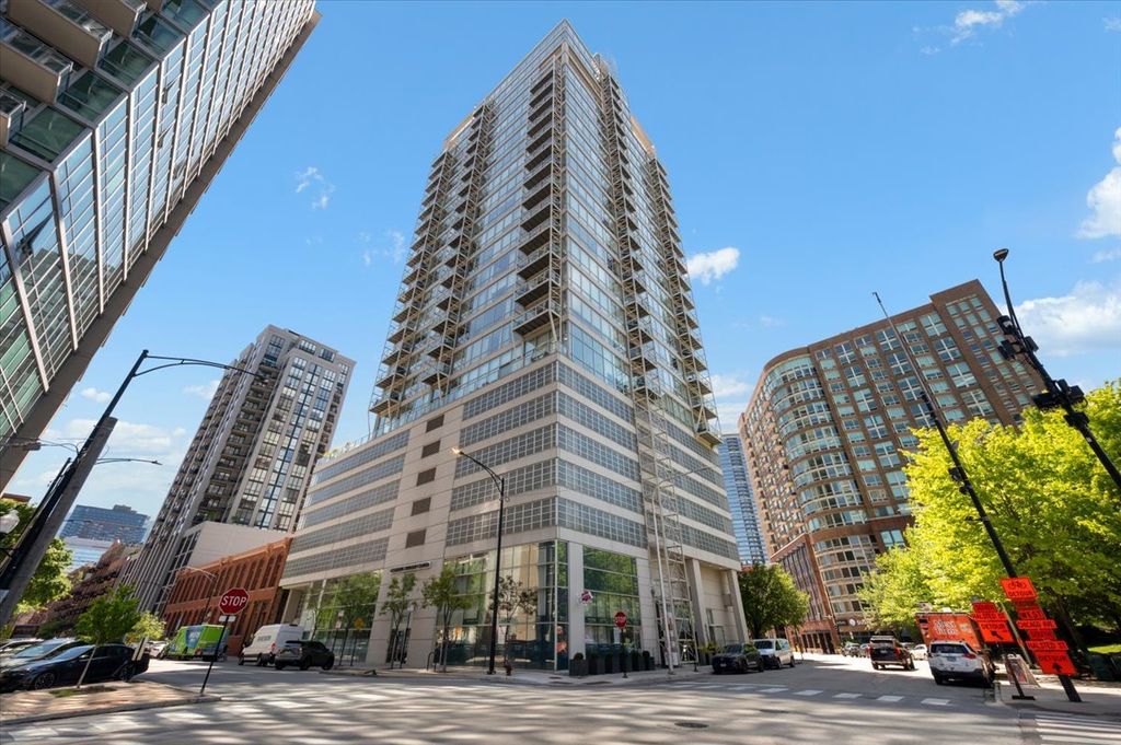 653 N Kingsbury Street 1103, Chicago, IL 60654