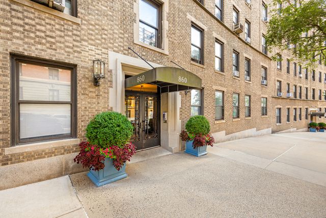 860 W 181st St Apt 68, New York City, NY 10033