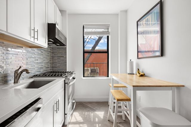860 W 181st St Apt 68, New York City, NY 10033