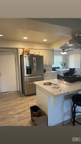 1304 Manning Street, Bakersfield, CA 93309