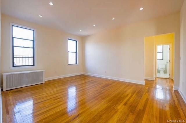 115-25 Metropolitan Avenue 161, Kew Gardens, NY 11418
