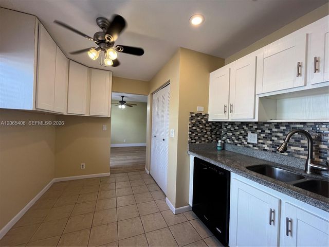 5170 Tennis Ln, Delray Beach, FL 33484