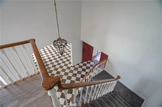 5226 Los Diegos Way, Los Angeles, CA 90027